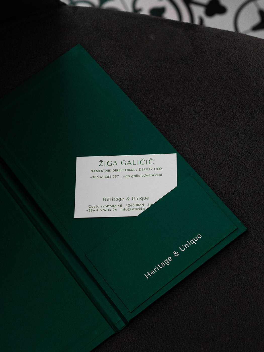 Studio-Hrastar-Hotel-Starkl-Business-Card-Detail