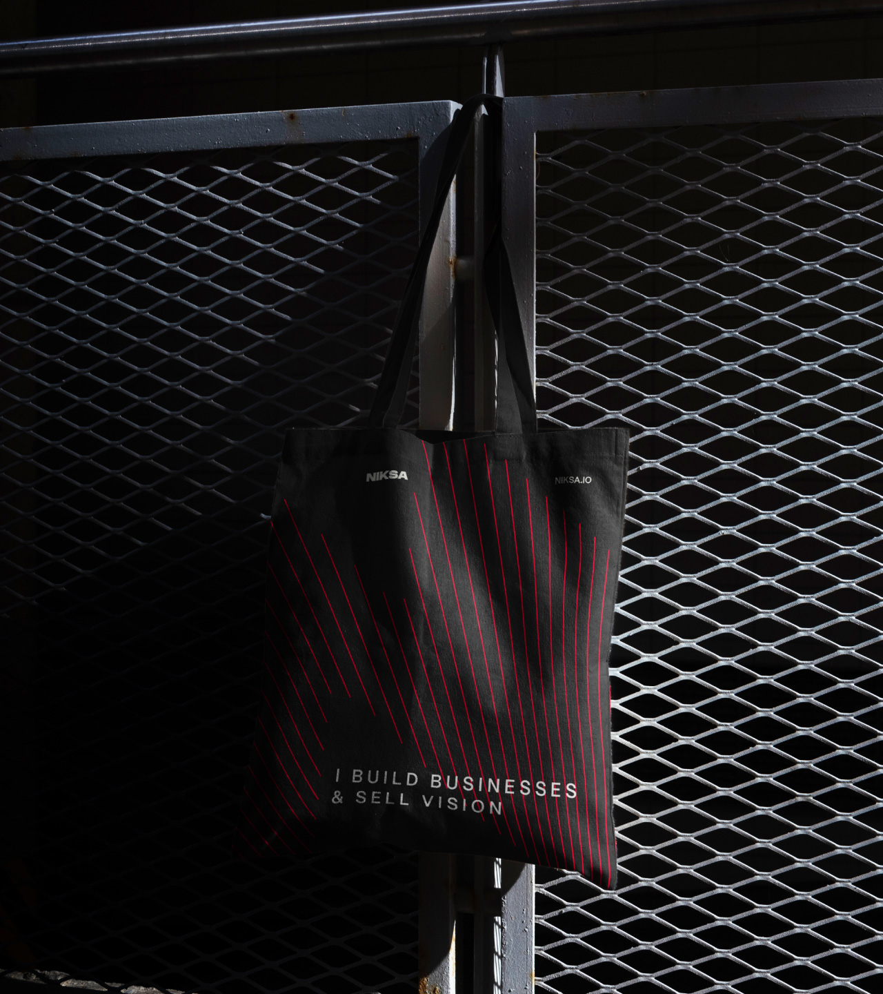 01-raw-tote-bag-mockup-1